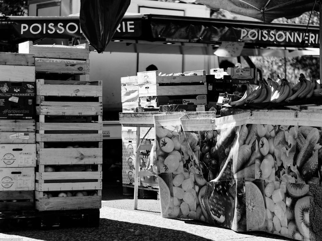 ទីកន្លែងលក់ផ្លែឈើស្លត