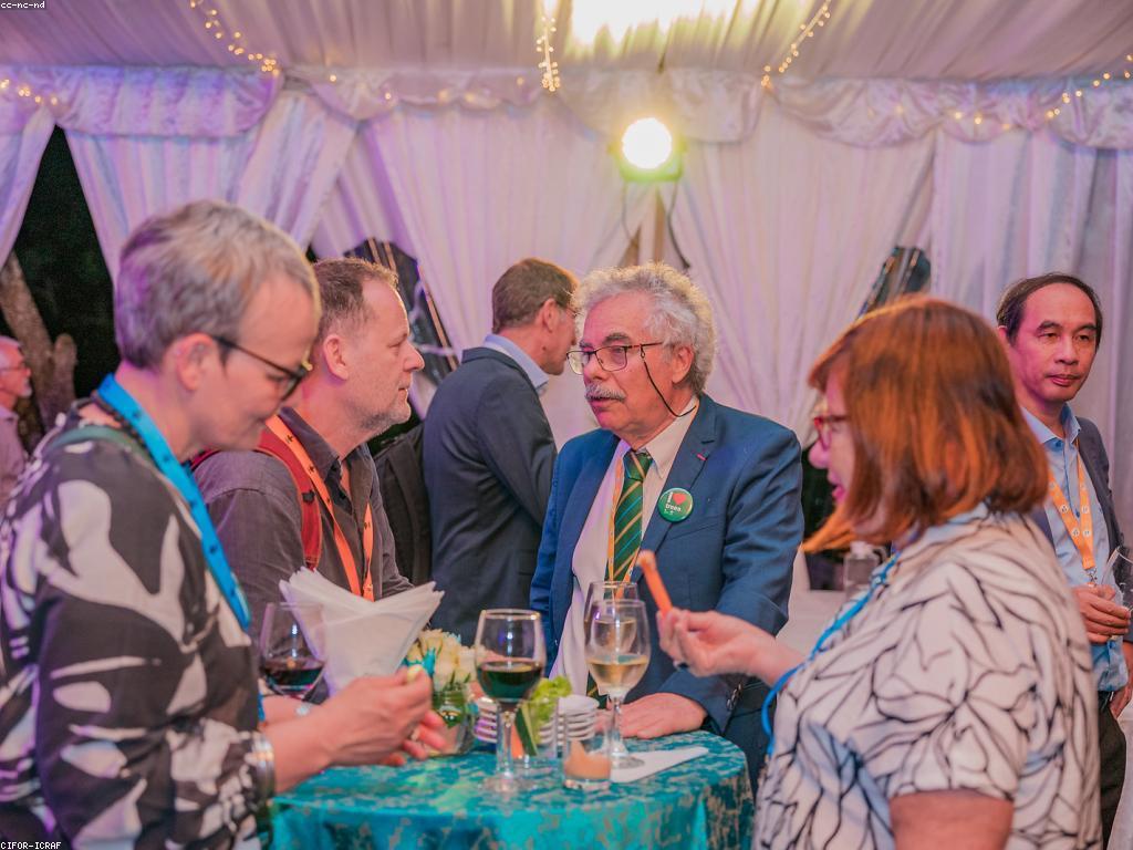 ការស្រាវជ្រាវផ្លែឈើស្លត: បរិយាកាសនៃការអភិវឌ្ឍន៍និងសុខភាព